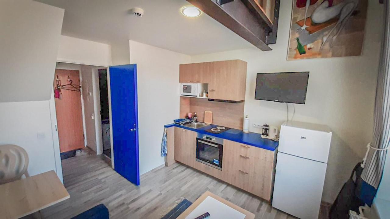 City Beach Apartment Talin Exterior foto